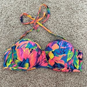 Women’s tropical bikini top. Small